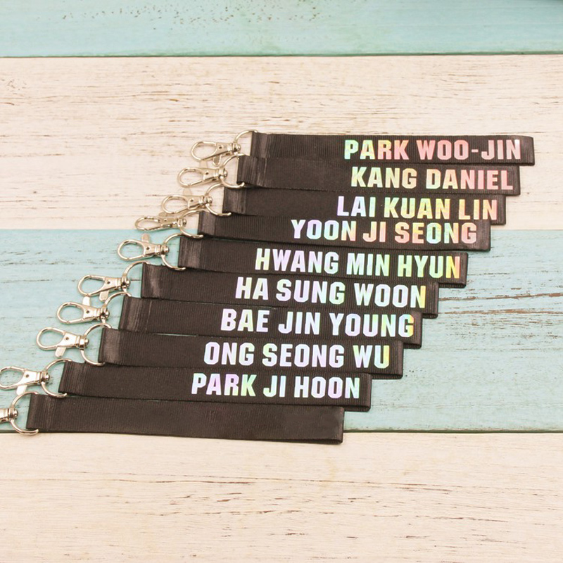 Phone Accessories And Names - Nome membro WANNA Portachiavi colorato DANIEL